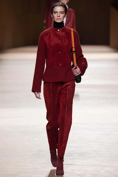 Look 27